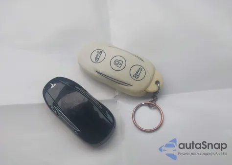 2015 Tesla Model S 60/70/85 z USA, uszkodzony, nr VIN 5YJSA1H11FFP77922